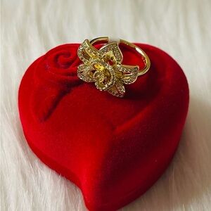 14k Gold Laminated Floral Ring size 8